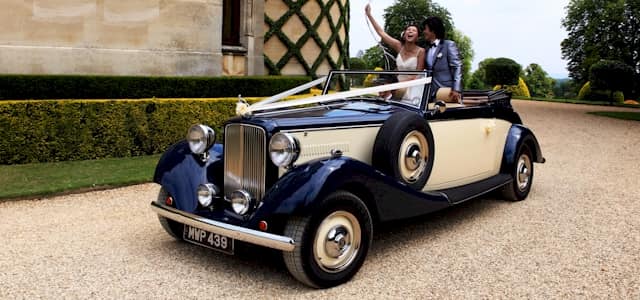 Wedding car hire service in berkshire